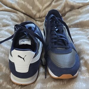 Puma Men's Navy and Gray Sneakers